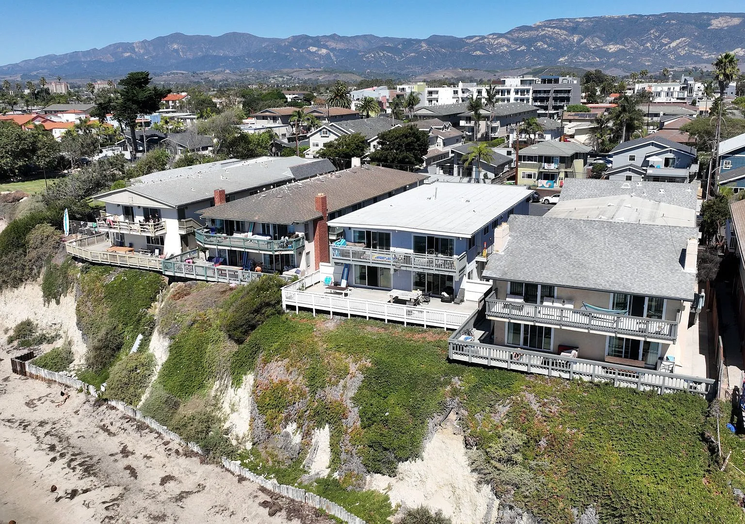 6525 Del Playa — Photo 3