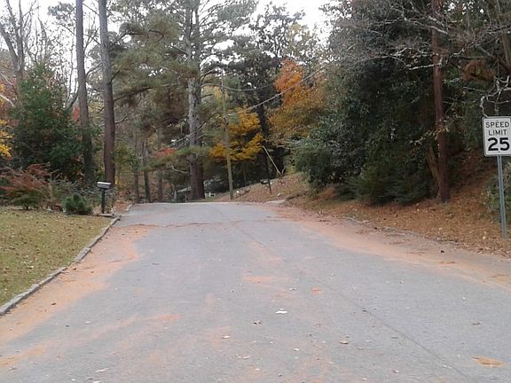 5th image of 2822 McClave Dr