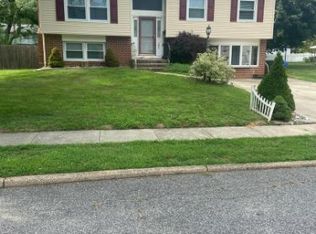 203 Lakeside Dr, Glassboro, NJ 08028