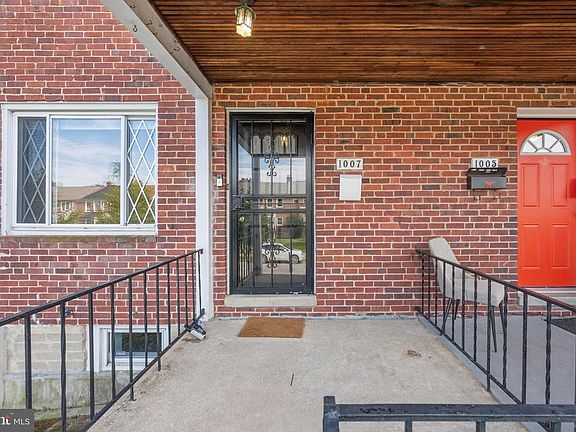 3rd image of 1007 Saint Dunstans Rd