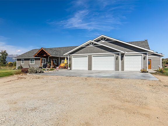 2nd image of 400 Cochell Way