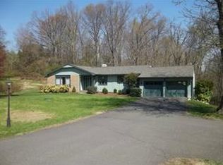 11 Ichabod Ln, Bethel, CT 06801