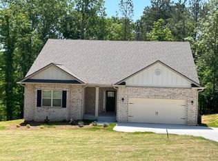 3269 Amberwood Dr, Loganville, GA 30052