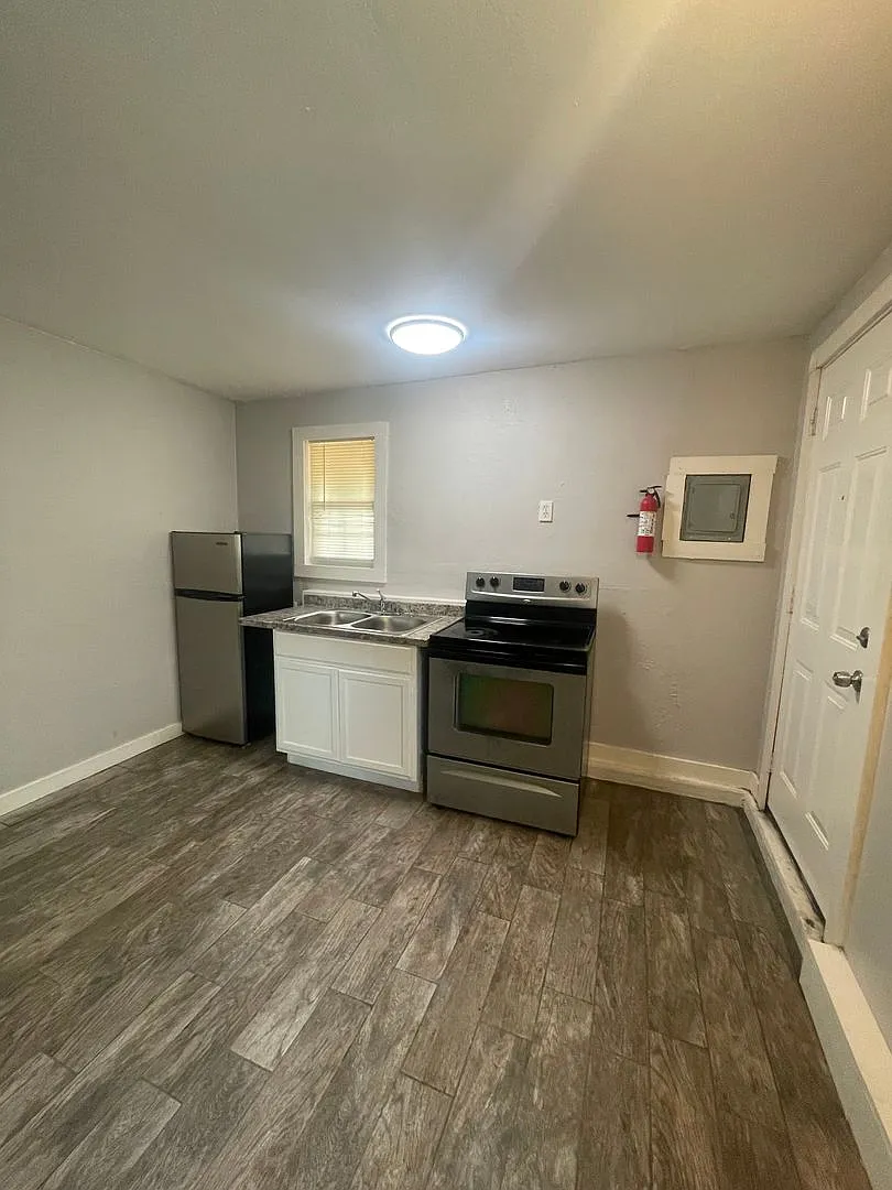 902 W. Lake Side Dr — Photo 4