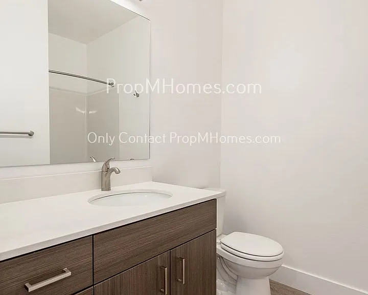 1825 SE 50th Ave #102 — Photo 7