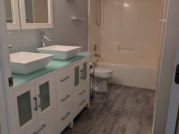 4th image of 2363 Linton Ln