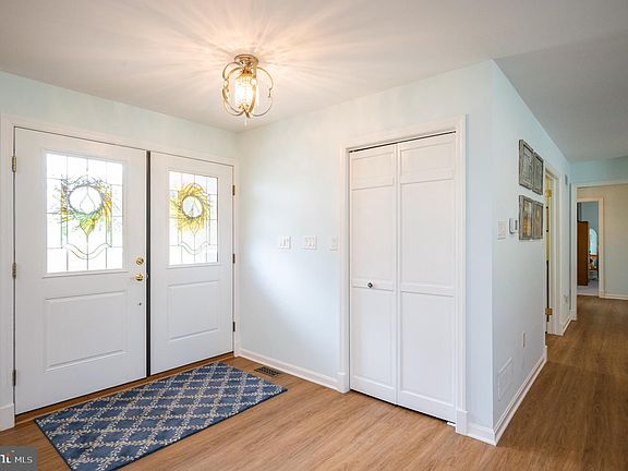 4th image of 1403 Waterford Dr