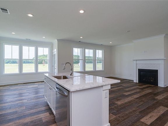 5th image of 2100 Sanderson Rd