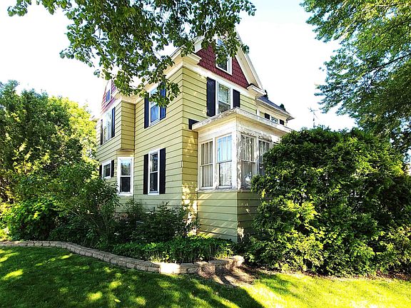 2nd image of 319 De Clark St