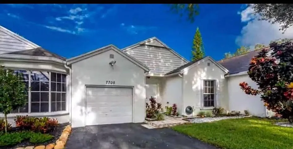 3 bed, 1379 sqft, $3,000 — Photo 4