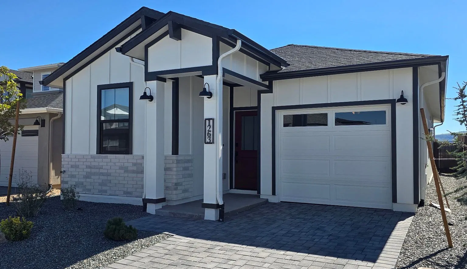Spacious 3 Bedroom with Granite Dells View — Photo 1