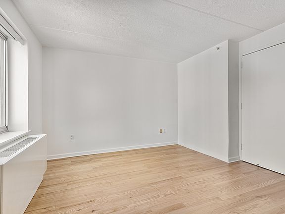 3rd image of 68 Bradhurst Ave APT 3V
