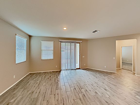 3rd image of 8210 W Lane Ave