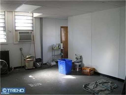 4th image of 1400 E Cheltenham Ave