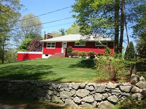 1st image of 1 Hilltop Acres Dr