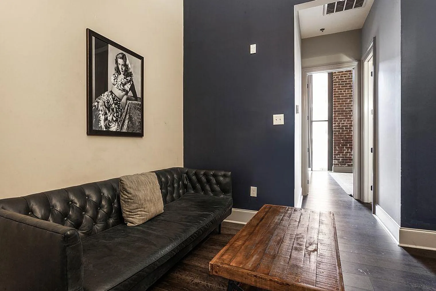 1 bed, 1.0 bath, 796 sqft, $4,358 — Photo 2