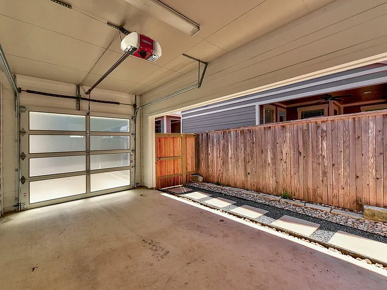 2204 Schriber St #B — Photo 26