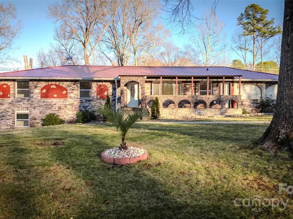 152 Woodlynn Dr, Charlotte, NC 28214