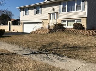 1820 W Woodland Ave, Addison, IL 60101