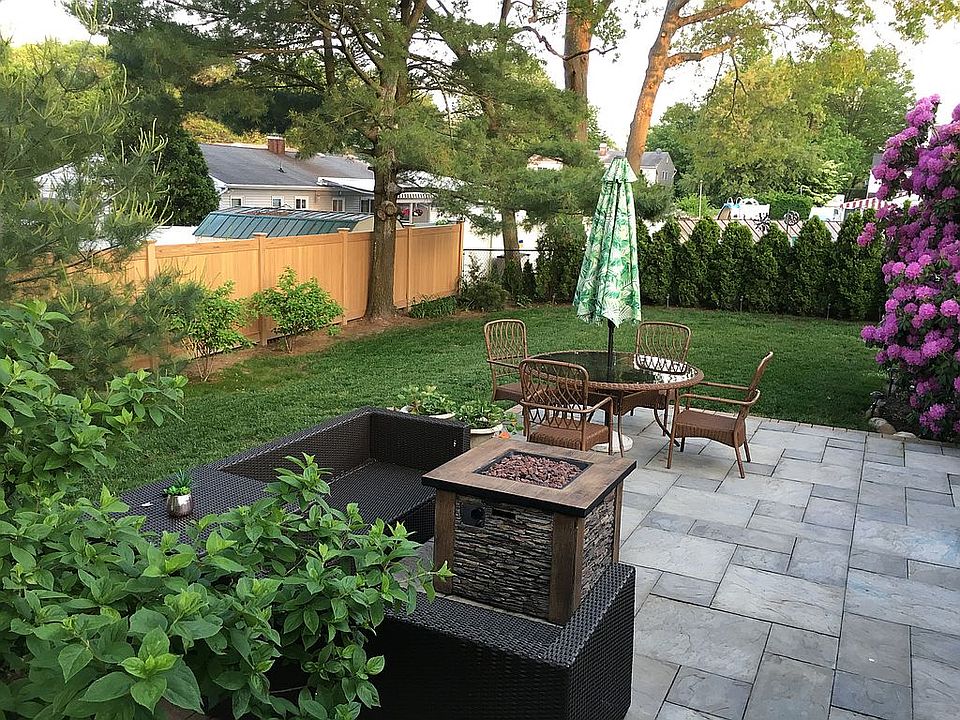 2nd image of 101 Ronkonkoma Blvd