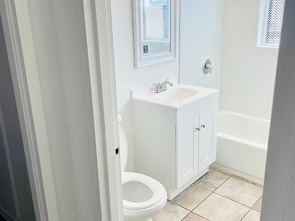 2nd image of 2575 Sherwood St #22