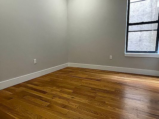 3rd image of 993 Jefferson Ave #2