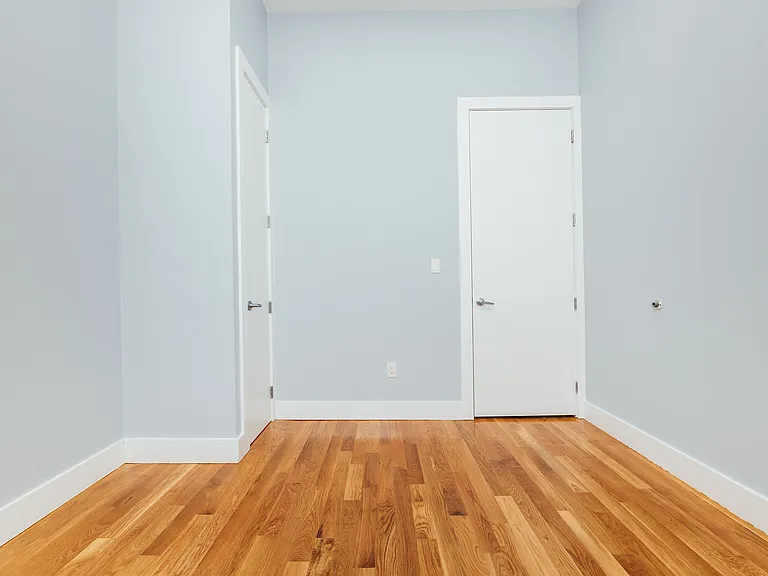 312 Bedford Ave #2 — Photo 4