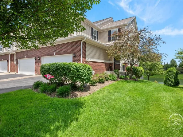 2927 Church Rd, Aurora, IL 60502