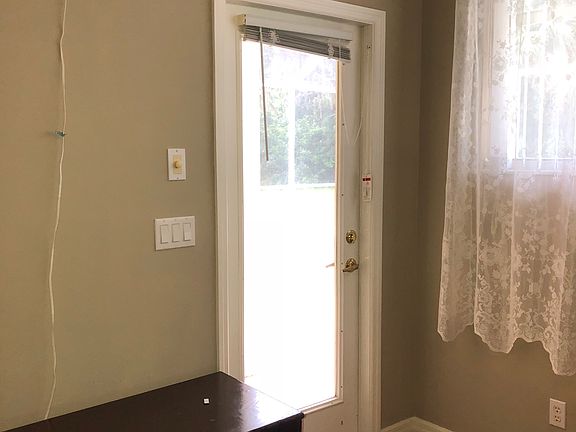 4th image of 4058 Crow Ct