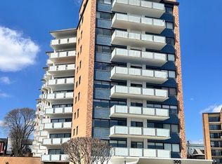 300 Lynn Shore Dr APT 908, Lynn, MA 01902