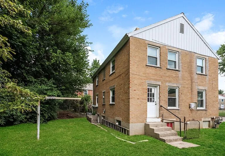 618 1/2 Lucas Dr #618 — Photo 3