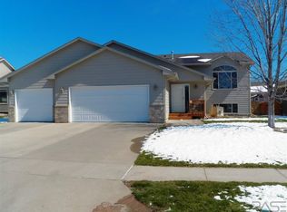 1816 S Wheatland Ave, Sioux Falls, SD 57106