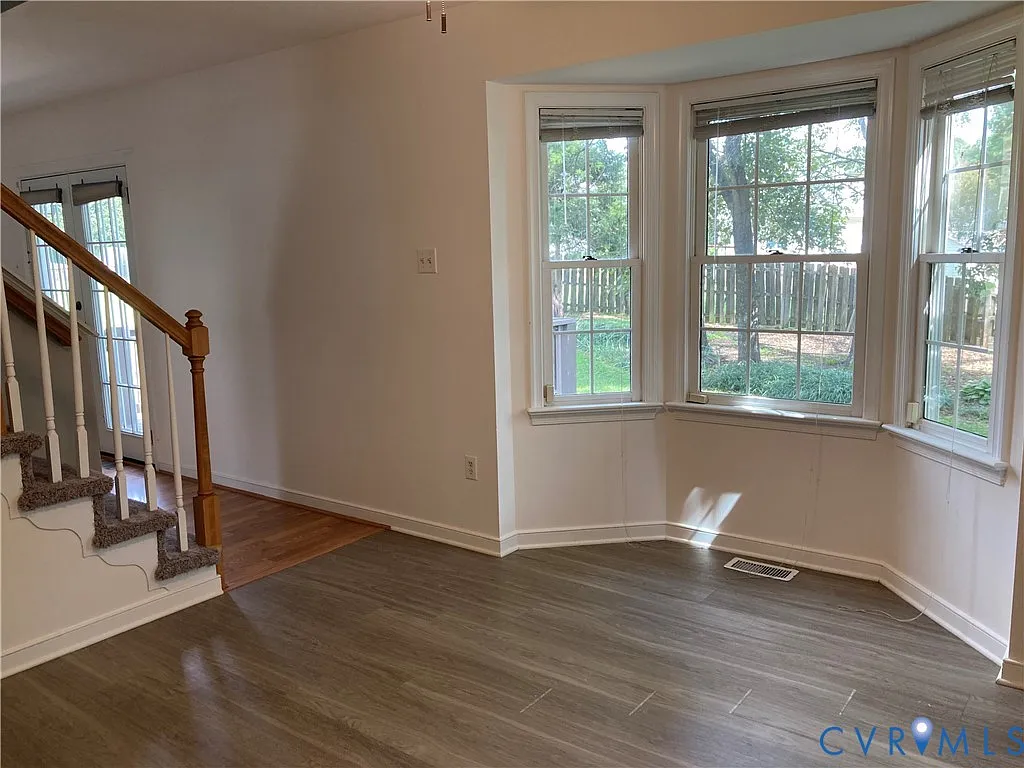 3 bed, 3.0 bath, 1487 sqft, $2,200 — Photo 3