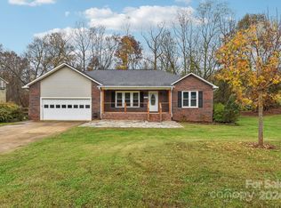 1511 Running Deer Dr NW, Conover, NC 28613
