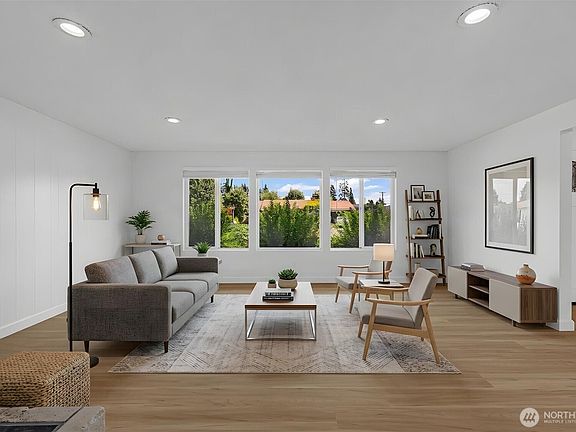 4th image of 9214 46th Drive NE