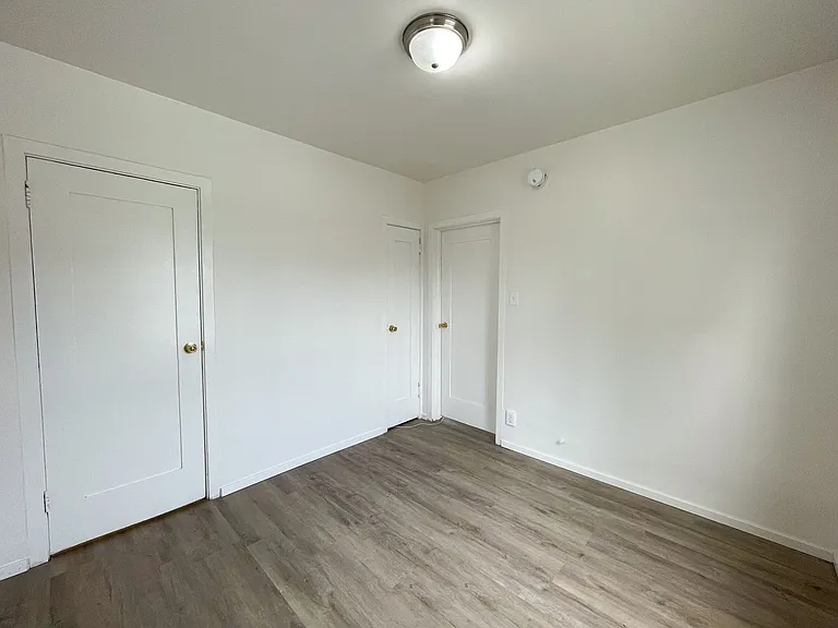 1450 W 39th St — Photo 24