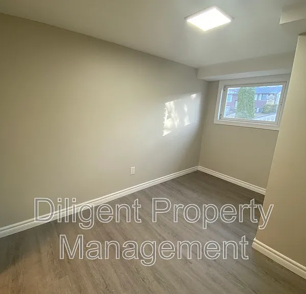 1528 Redwood Dr #LOWER — Photo 10