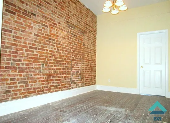 Rented by EXR | media 27