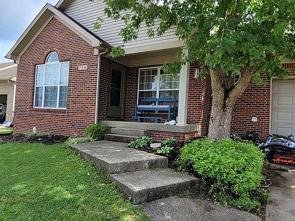 2nd image of 208 Woodfield Cir