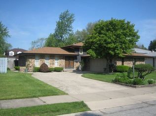 18936 Sharon Ct, Lansing, IL 60438