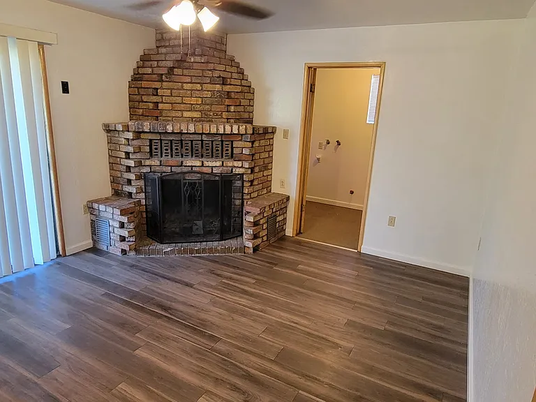 4437 Wyatt Ln — Photo 4