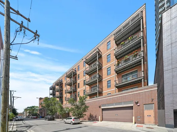 725 N Aberdeen St APT 402, Chicago, IL 60642