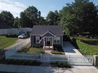 1435 Superior St, Aurora, IL 60505