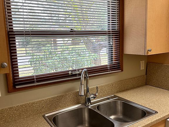 Lots of light in kitchen