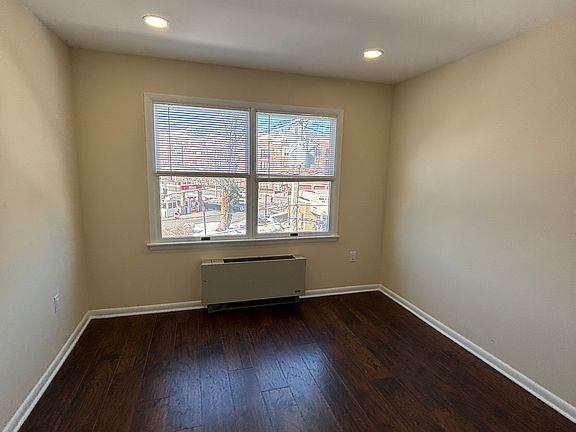 5th image of 1036 Chancellor Ave APT 7