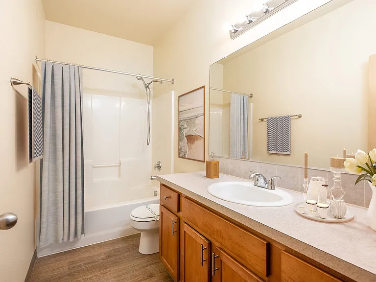 1497-1549 NE Market Dr — Photo 24