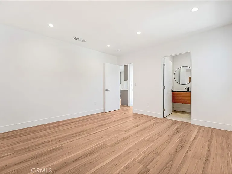 6722-6724 Katherine Ave — Photo 19