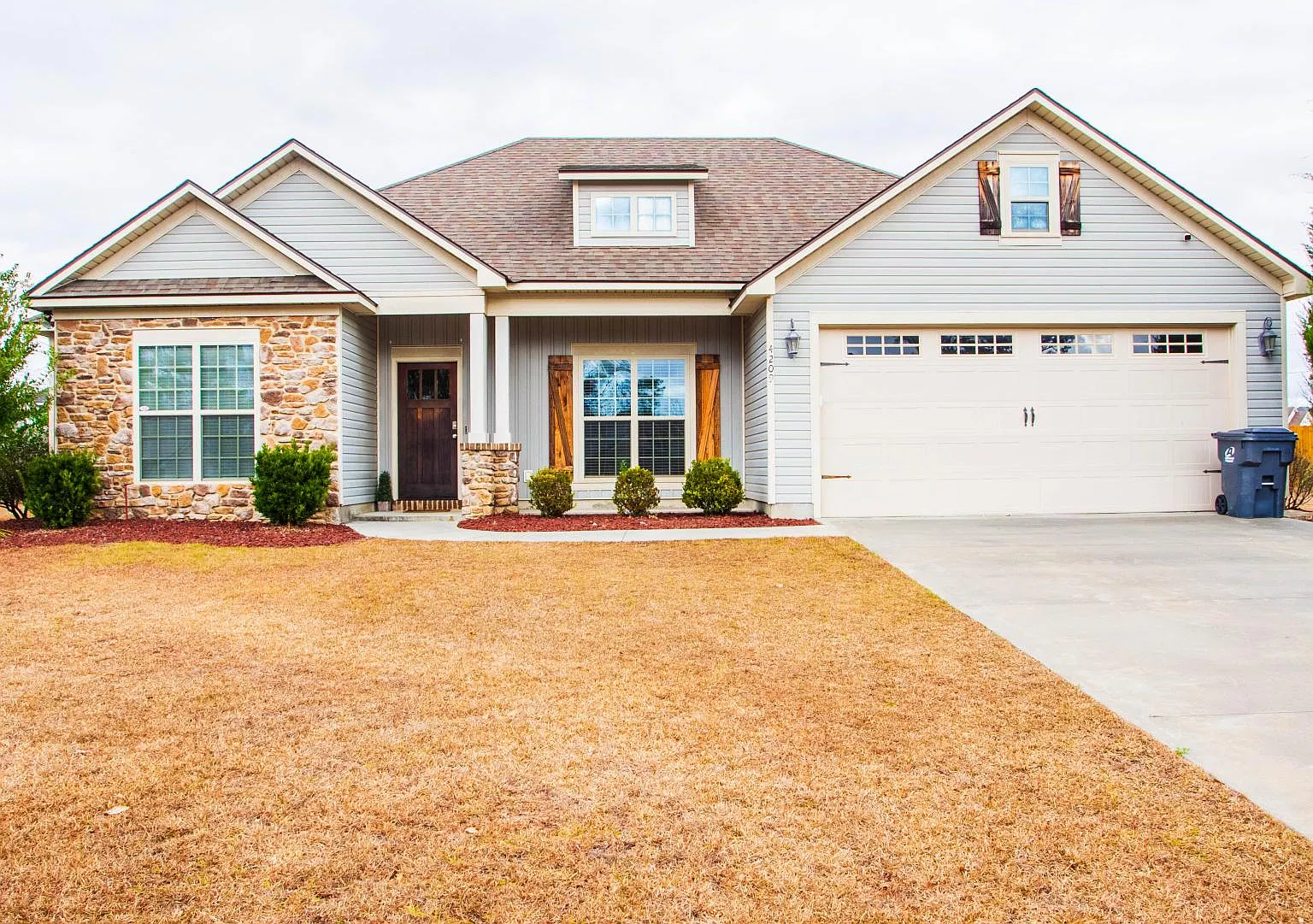 4 bed, 1667 sqft, $2,250 — Photo 1