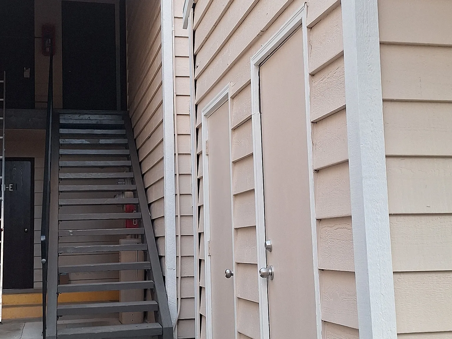 S 174th Pl, Seattle — Photo 1