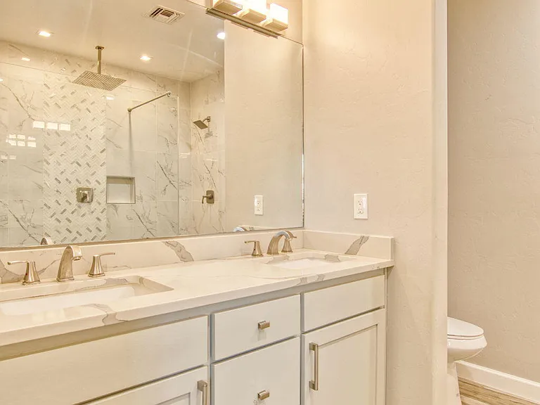 3304 E Elida St — Photo 46